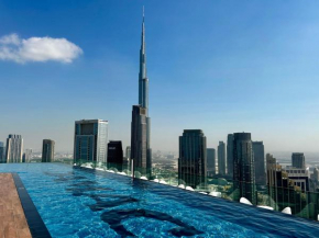 High Floor Burj Khalifa & Sea View with stunning Infinity Pool